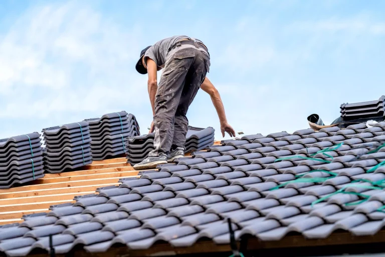 Choosing the Right Roofing Contractor in South Florida: What Homeowners Should Know